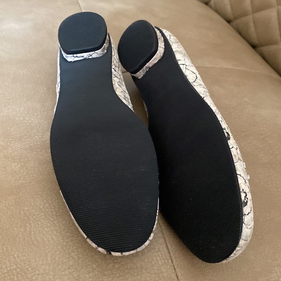 Ross Hommerson flats. Meticulously made,Beautiful shoes with specs of gold. - Picture 6 of 6